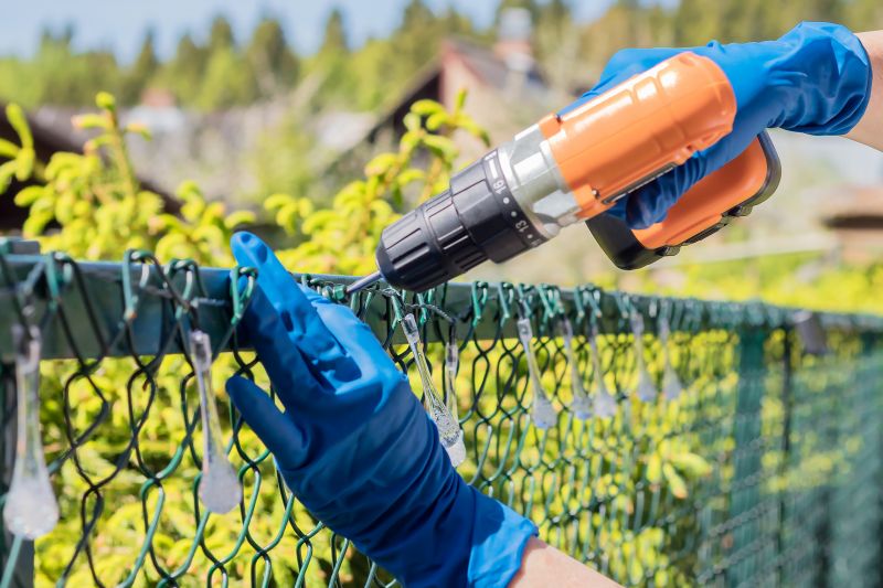 Local Chain Link Fence Service pros at work